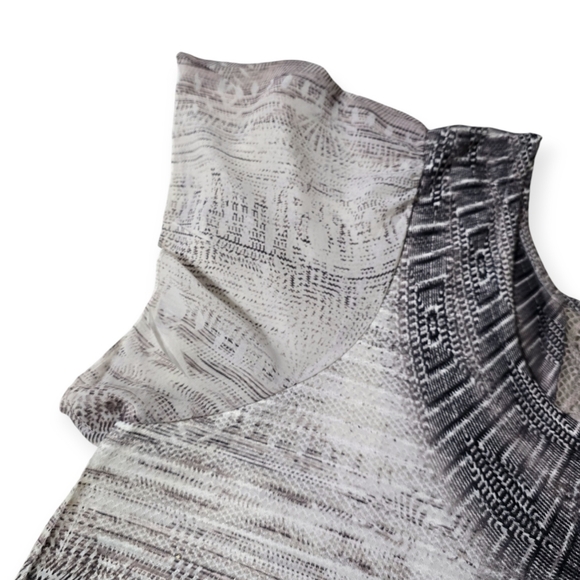 NWT One World Gray Geometric Printed Top | Short Sleeve | Plus Size 1X - Picture 11 of 13